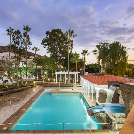 LIBERTY COTTAGE Suite CLOSE POOL *
